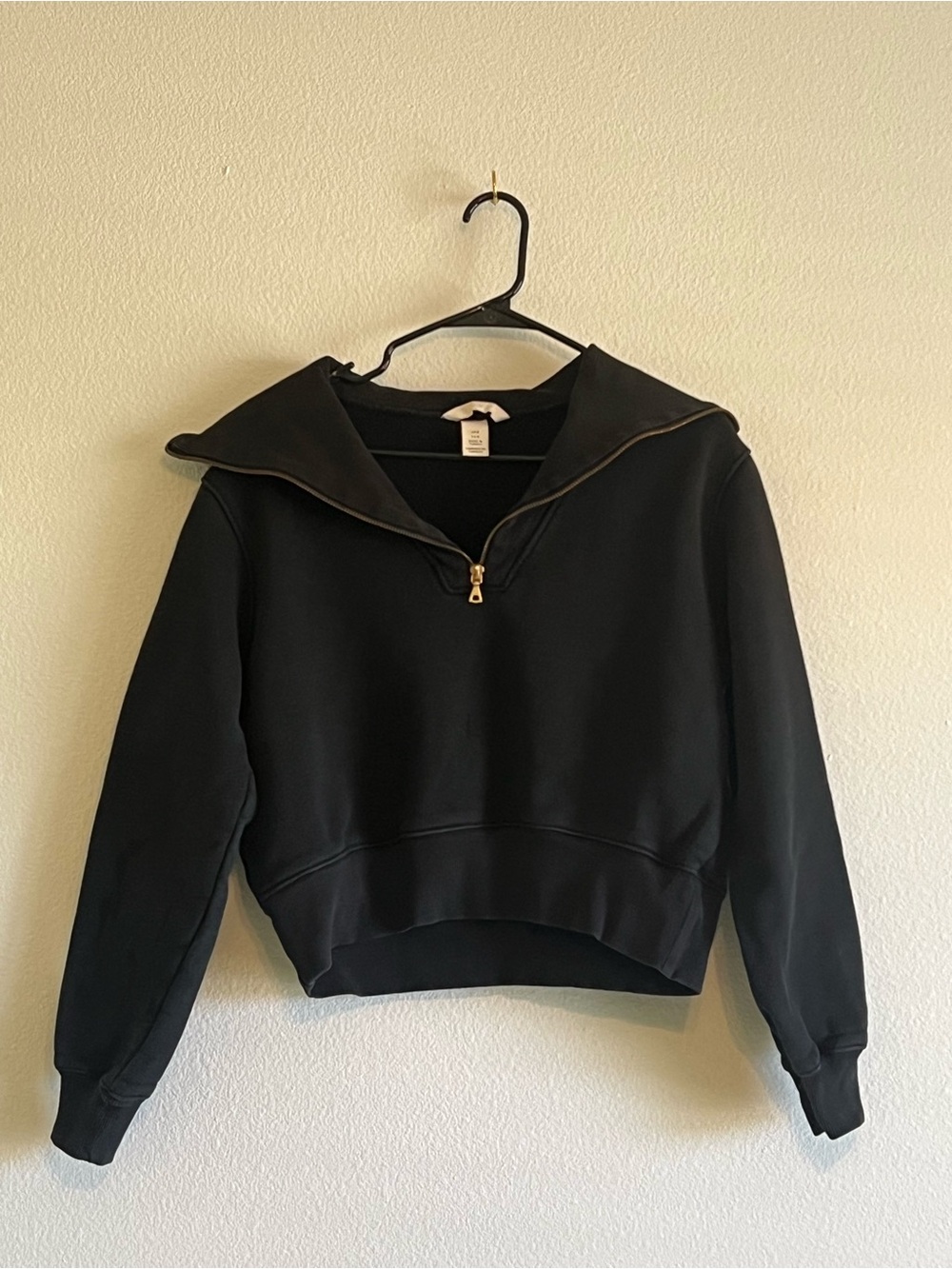 H&M Black Half-Zip Cropped Sweatshirt with Gold Zipper